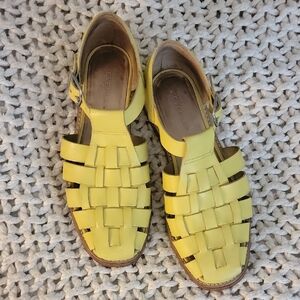 Everlane Yellow Fisherman Sandal, 6.5 Womens